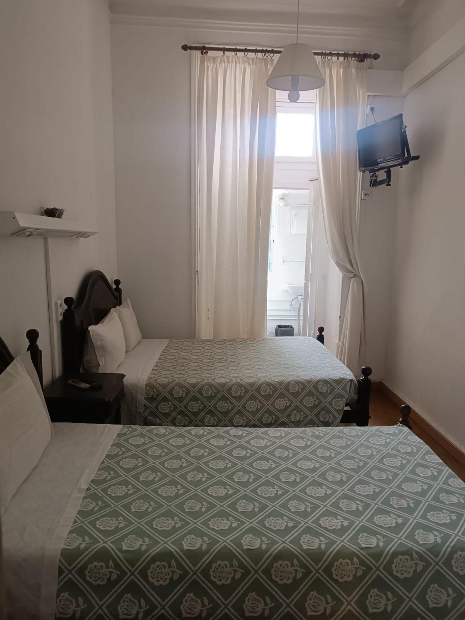 Отель Pensao Residencial Estrela Do Mondego Лиссабон Экстерьер фото