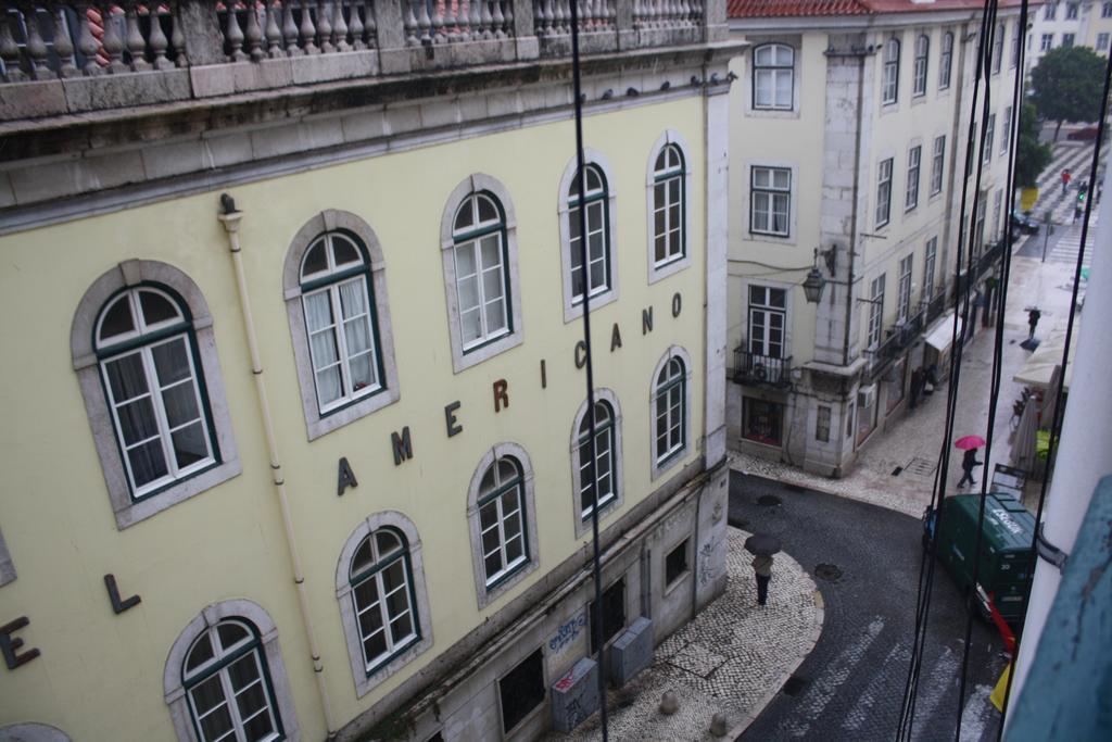 Отель Pensao Residencial Estrela Do Mondego Лиссабон Экстерьер фото