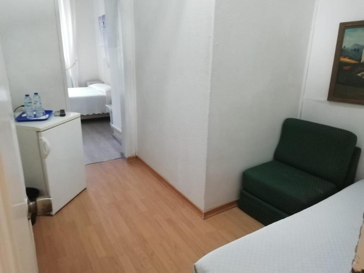 Отель Pensao Residencial Estrela Do Mondego Лиссабон Экстерьер фото